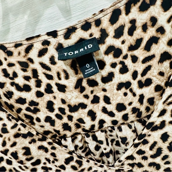 Torrid chiffon flowy short sleeve leopard top ❤️ - Picture 6 of 6